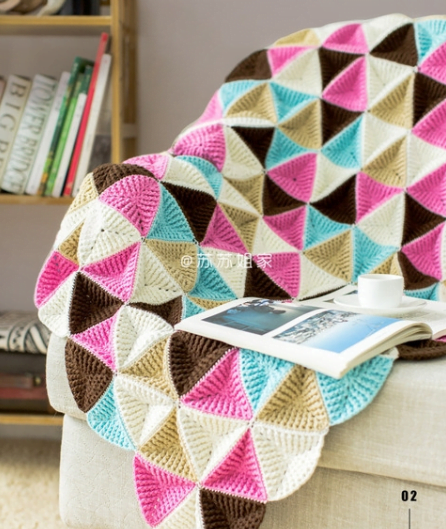 VALUING YOUR PIECES WITH THE CROCHET TRIANGLE STITCH